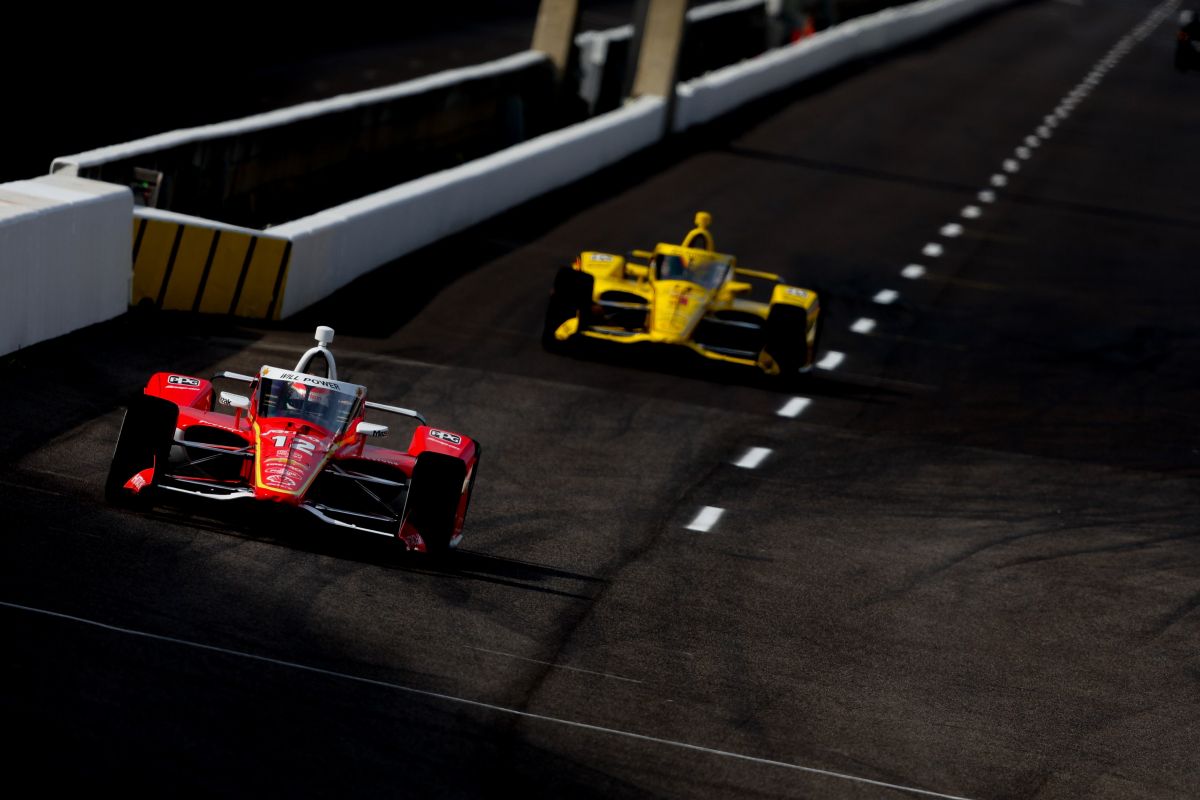 Will Power voor teamgenoot Scott McLaughlin, Indianapolis